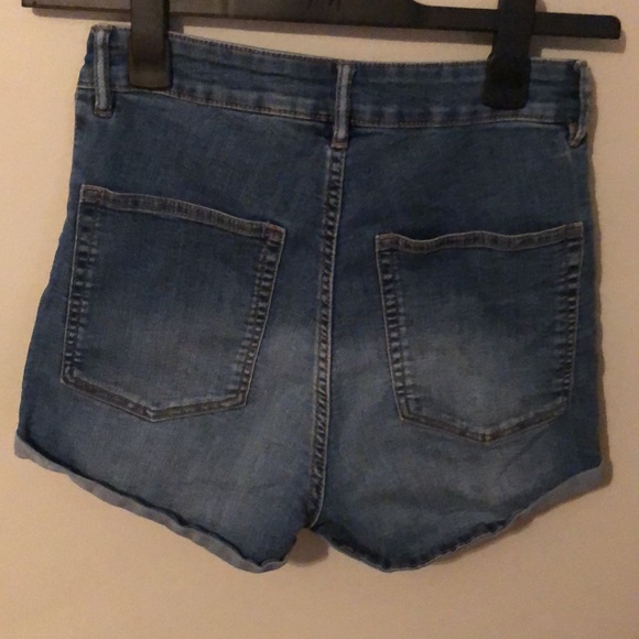 H&M high-rise denim shorts - Picture 2 of 2